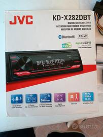 Autoradio bluetooth e Dab JVC.