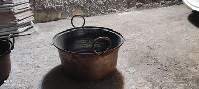 Pentola in rame ben tenuta