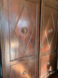 Elegante Armadio Antico Legno Massello XIX SEC.