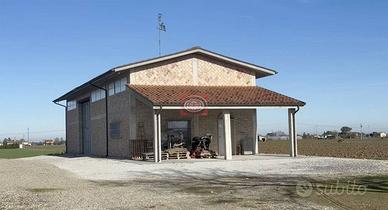 Immobile di 220 m² a Cesena