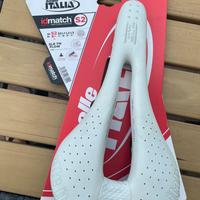 Sella “Selle Italia” SLR TM FLOW nuova