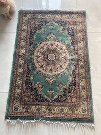 Tappeto persiano verde