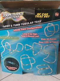 Pista automobile tubolare con luci