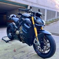 Ducati Streetfighter V4s