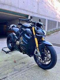 Ducati Streetfighter V4s