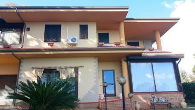 Villa in collina vicino al mare