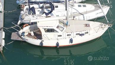 Natante Motorsailer Ferretti 33 + posto barca