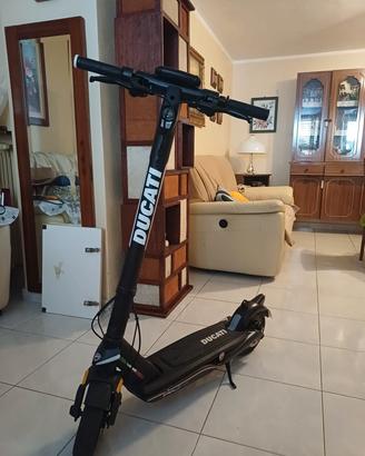 Monopattino DUCATI Du-mo-210013 - 350 Wat