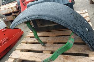 parafanghi anteriori adatto a trattore John Deere
