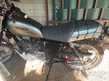 Serbatoio e sella moto Suzuki GN TU. 250