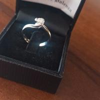 Anello con solitario