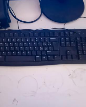 computer completo di accessori