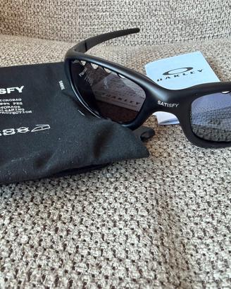 Oakley straight Jacket x Satisfy