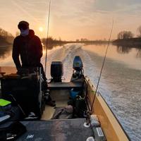 Barca tipo Boston Montauk 17, 5.20 mt Mercury 90hp