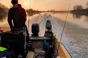 Barca tipo Boston Montauk 17, 5.20 mt Mercury 90hp