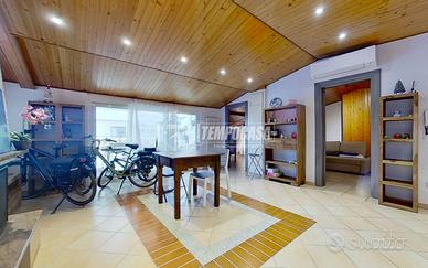 ATTICO CON POSTO AUTO COPERTO E CANTINA