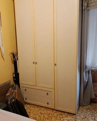 Armadio tre ante e letto 1piazza e mezza Ikea