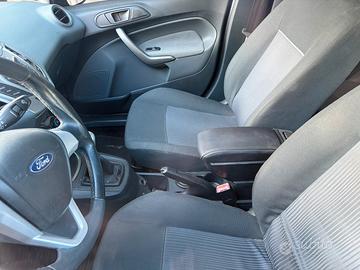 Ford Fiesta 1.2 benz 2010 euro 5