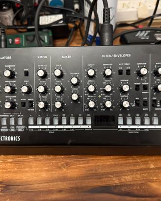 Roland se 02 con dk 01