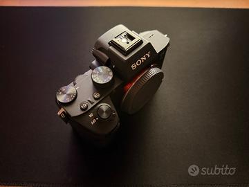 Fotocamera Sony a73 a7III con batter grip