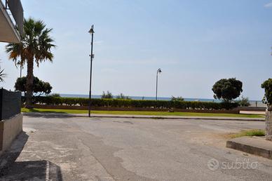 Bilocale sul lungomare