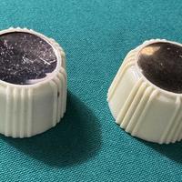 Piccole manopole per radio d’epoca anni ‘60