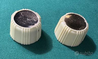 Piccole manopole per radio d’epoca anni ‘60