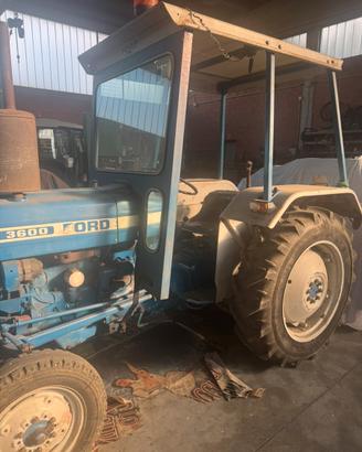 Trattore agricolo