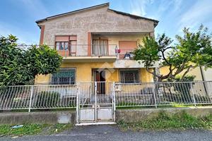 PORZIONE DI BIFAMILIARE A PISA