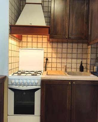 Cucina completa in legno color noce