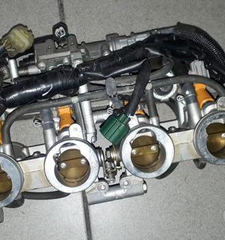 XJ6 N 600 : farfallato bobine pinza