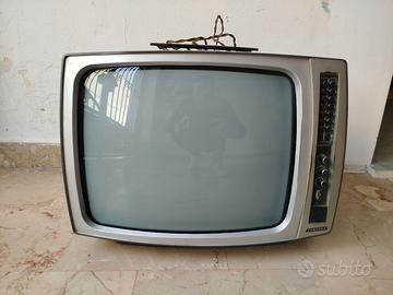 Televisore entury vintage anni 60-70. Funzionante