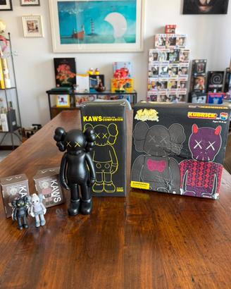 Kaws collezione 4 articoli Kubrick Medicom Toy