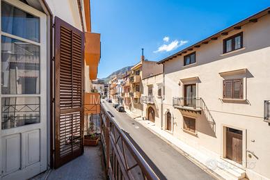 Casa indipendente 190 mq con terrazzi - divisibile