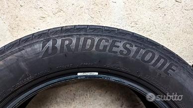Gomme Bridgestone 235 55 r18 pochi km