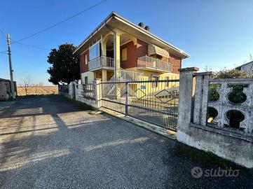 BIFAMILIARE A BIANZÈ