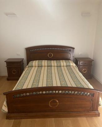 Camera da letto artigianale in vero legno