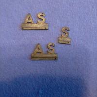 LOTTO DI 3 DISTINTIVI METALLICI ALLIEVI SOTTUFFIC.