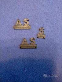 LOTTO DI 3 DISTINTIVI METALLICI ALLIEVI SOTTUFFIC.