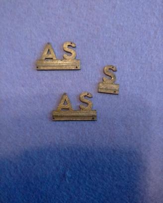 LOTTO DI 3 DISTINTIVI METALLICI ALLIEVI SOTTUFFIC.