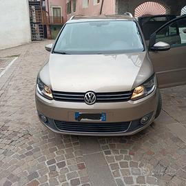 VOLKSWAGEN Touran - 2012