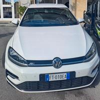 Volkswagen Golf 1.0 R- Line TSI 115 CV 5p. Trendli