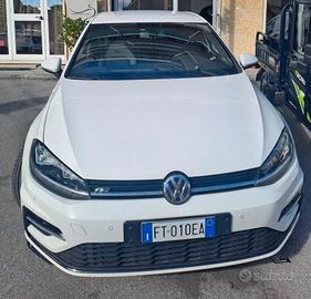Volkswagen Golf 1.0 R- Line TSI 115 CV 5p. Trendli