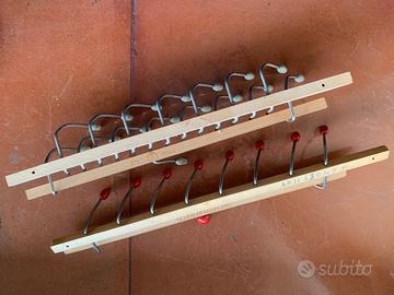 Porta cravatte in legno da parete