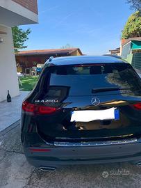 Mercedes benz GLA 200D premium