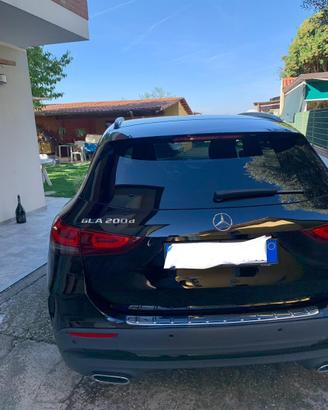 Mercedes benz GLA 200D premium