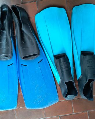 Due coppie di pinne usate n. 44-45 e 37-38 Mares