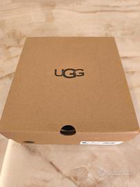 UGG grigio cenere