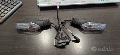 frecce posteriori e luce targa  Ducati monster 897