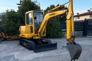 E256 - ESCAVATORE KOMATSU PC30 R8